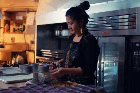 series-thumbnail-slider-card-image-box