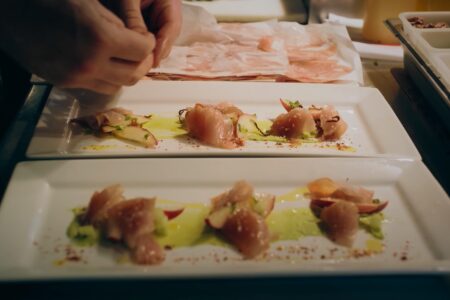 series-thumbnail-slider-card-image-box