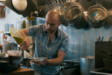 series-thumbnail-slider-card-image-box