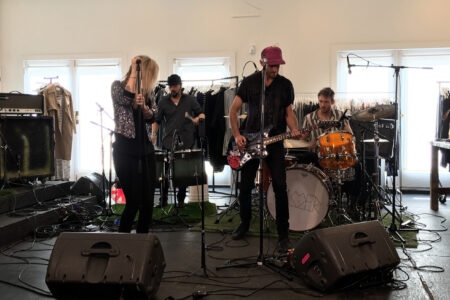 series-thumbnail-slider-card-image-box