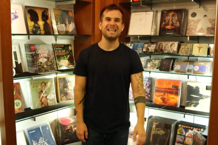 series-thumbnail-slider-card-image-box