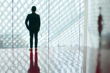 series-thumbnail-slider-card-image-box