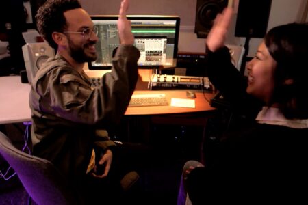 series-thumbnail-slider-card-image-box