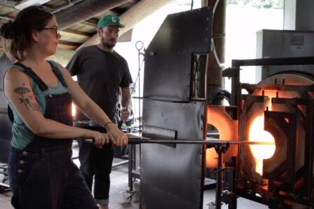 series-thumbnail-slider-card-image-box