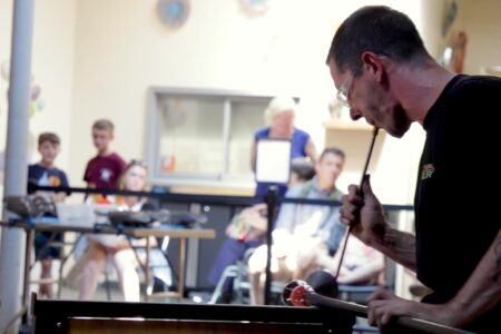 series-thumbnail-slider-card-image-box