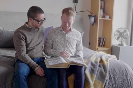 series-thumbnail-slider-card-image-box